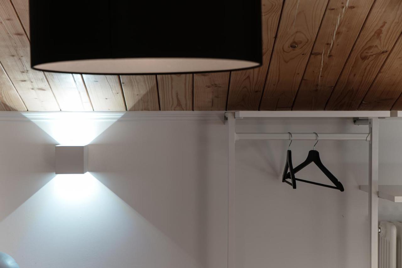 Attic 64 - The House Of Travelers Apartman Como Kültér fotó