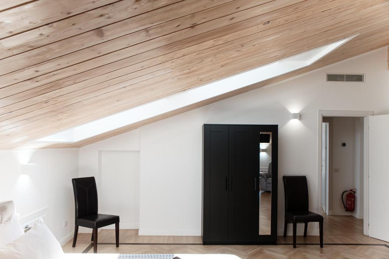 Attic 64 - The House Of Travelers Apartman Como Kültér fotó