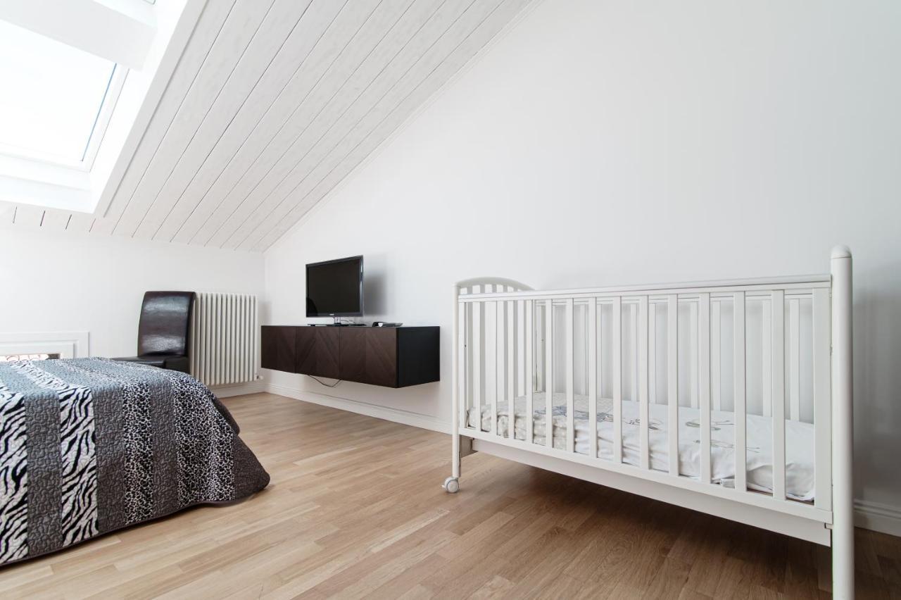 Attic 64 - The House Of Travelers Apartman Como Kültér fotó