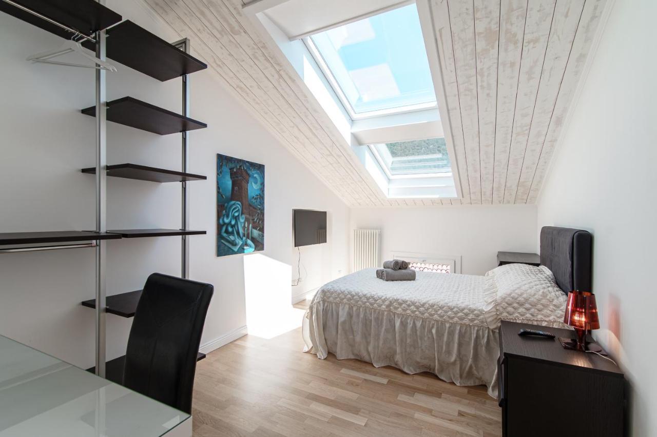 Attic 64 - The House Of Travelers Apartman Como Kültér fotó