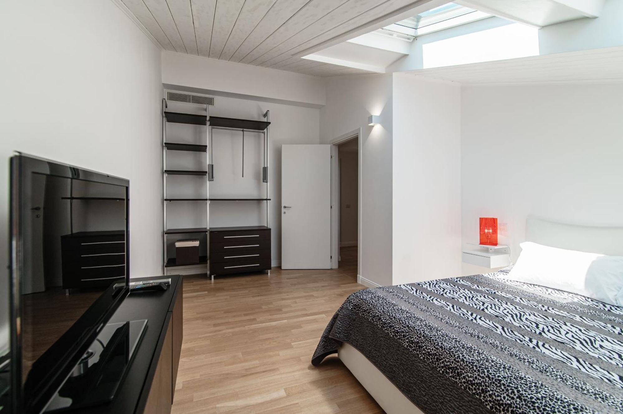 Attic 64 - The House Of Travelers Apartman Como Kültér fotó